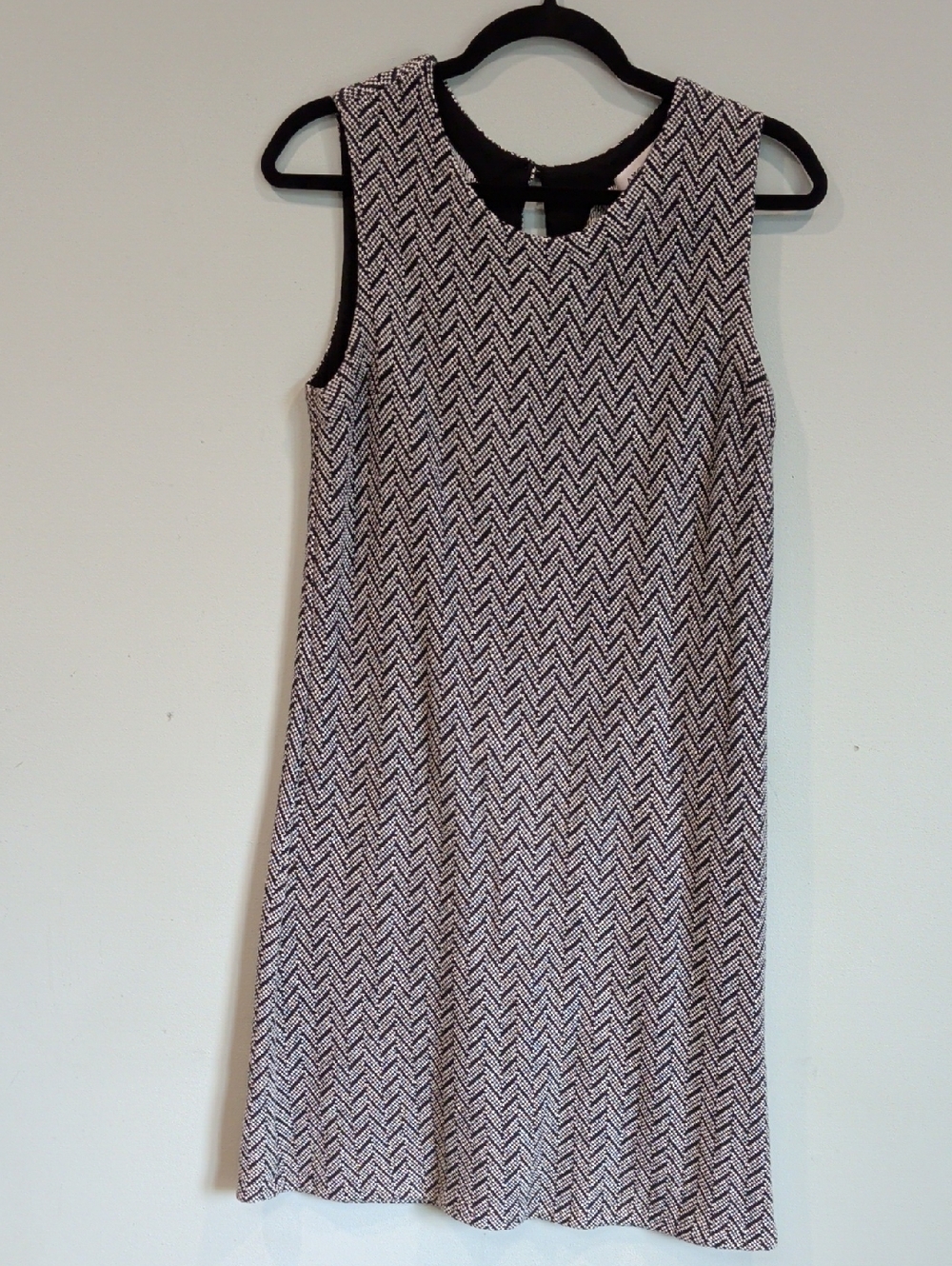Amour Vert Black and White Chevron Shift Dress L